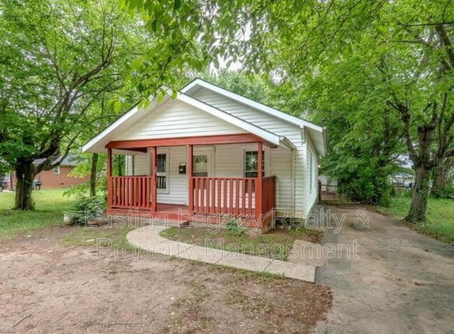 Building Photo - 1006 Junia Ave