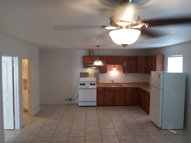 Kitchen and dinning area - 403 Ellana Claire St