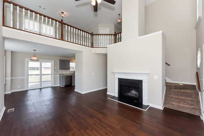 Building Photo - 6201 Rocky Top Dr