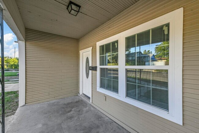 Foto del edificio - 816 NW 16th St