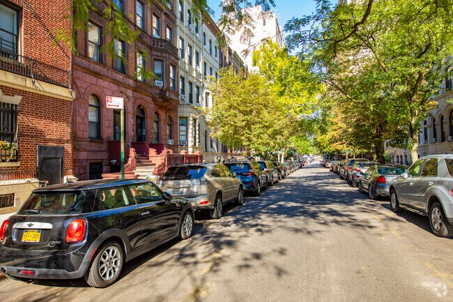 140 W 75th St New York, NY 10023 - 140 W 75th St