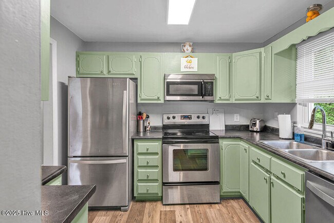 Foto del edificio - 1280 Old Maplehurst Rd
