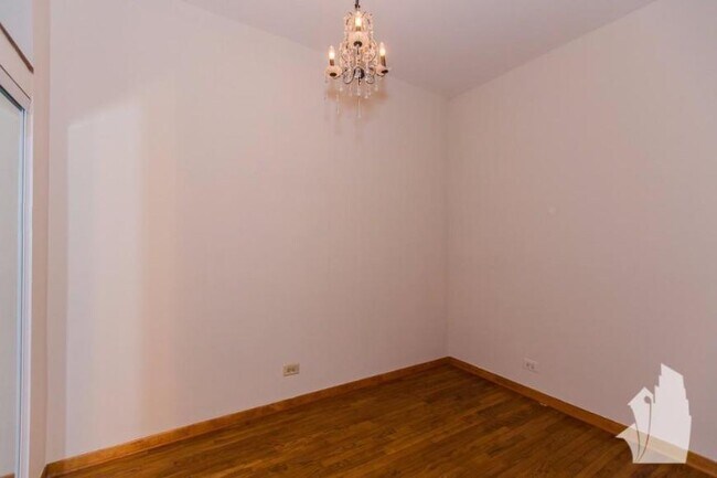 Foto del edificio - 3 bedroom in Chicago IL 60614