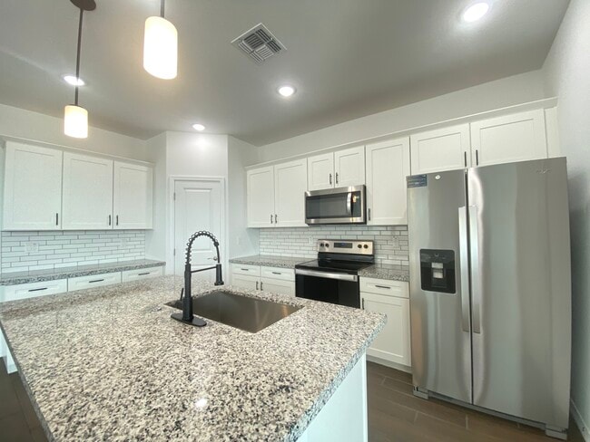 Building Photo - 15139 W Desert Bloom St