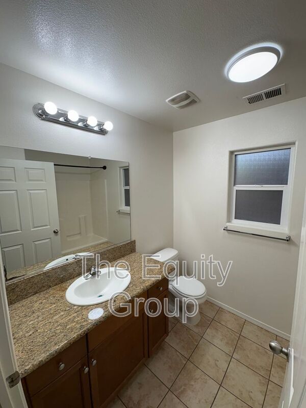 Foto del edificio - 3933 W Cecil Ave