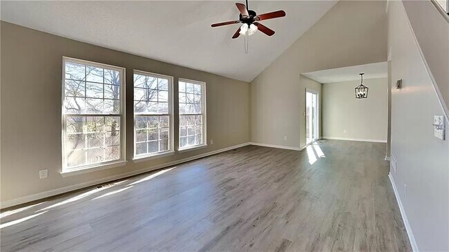 Foto del edificio - 21670 S Main St