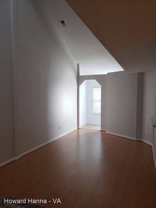Building Photo - 3 br, 2.5 bath House - 247 Wexford Dr W. #...