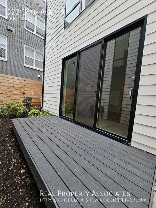 Photo - 922 16th Ave Townhome