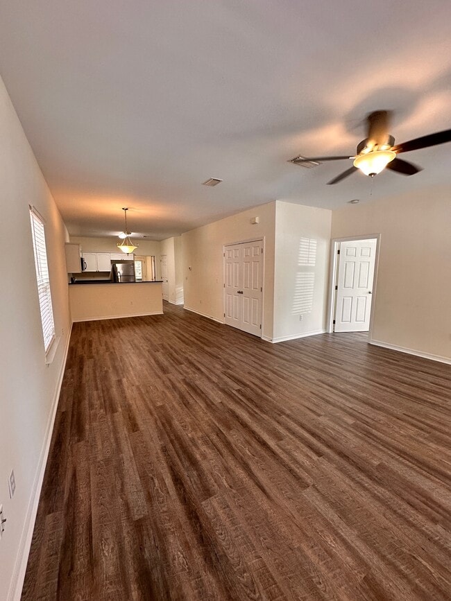 Foto del edificio - 1050 N County Hwy 393