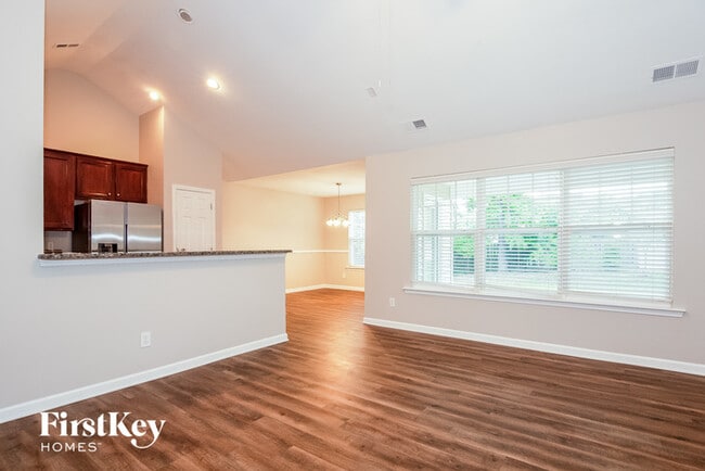 Building Photo - 2021 Sugarbush Dr