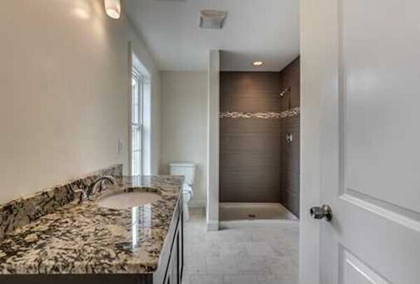 Building Photo - 114 Janvrin Ave