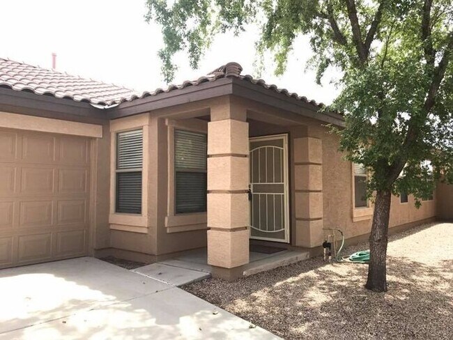 Building Photo - 3-bedroom, 2-bath on oversized lot