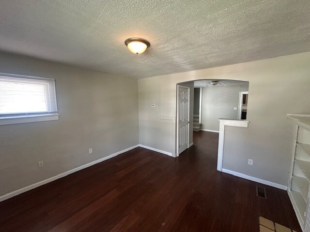 Building Photo - 1491 Republic Ave