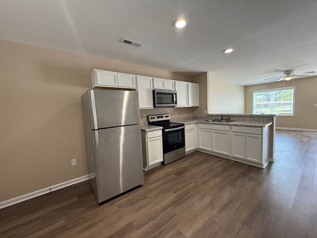 Foto del edificio - Nice  2 Bedroom, 2 bath duplex.