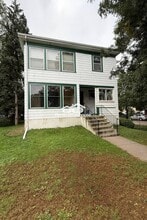 Building Photo - 1700 Como Ave SE