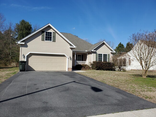 Building Photo - 1426 Beckford Ct