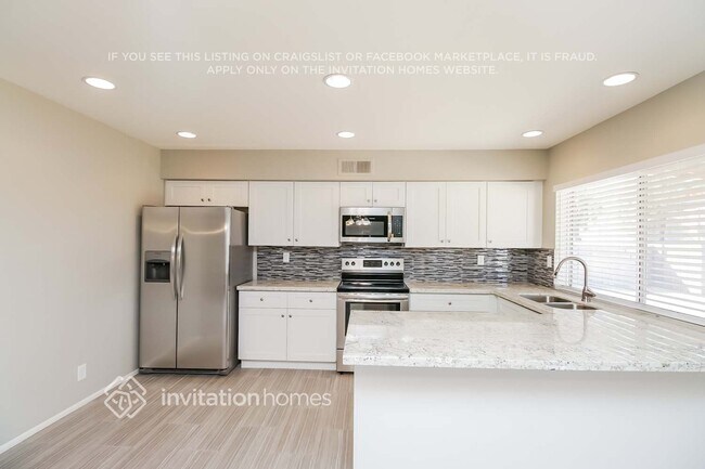 Building Photo - 3118 N Pleasant Dr
