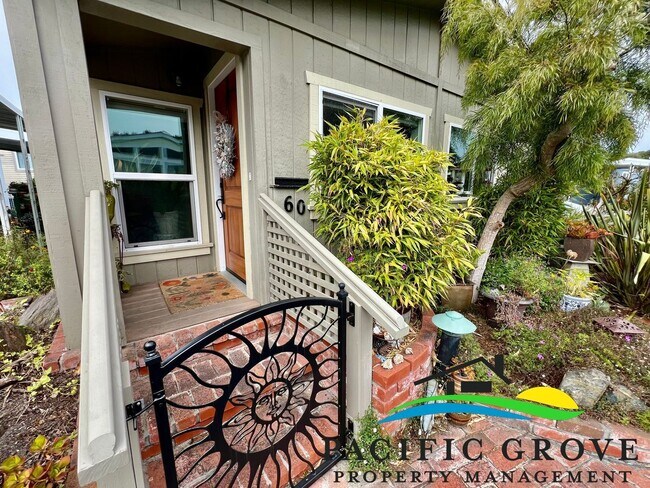 Foto del edificio - Lovely Monarch Pines age 55 and Older Furn...
