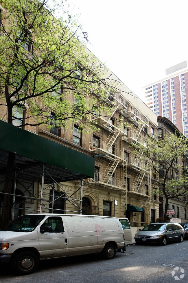 Building Photo - 203 W 87th St