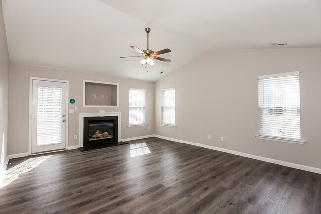 Building Photo - 6013 Spanish Moss Ln