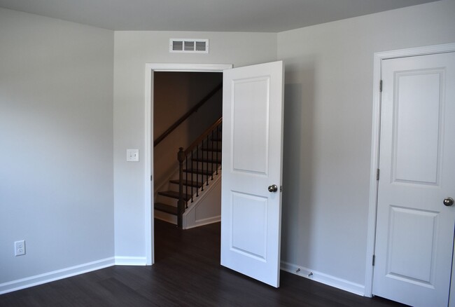 Building Photo - PRICE REDUCTION!! New build 3 bedroom 3.5 ...