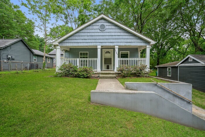 Foto principal - 1147 Hillcrest Dr SE