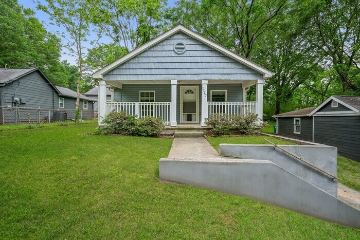 Primary Photo - 1147 Hillcrest Dr SE