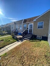 Building Photo - 1018 Burnside Rd