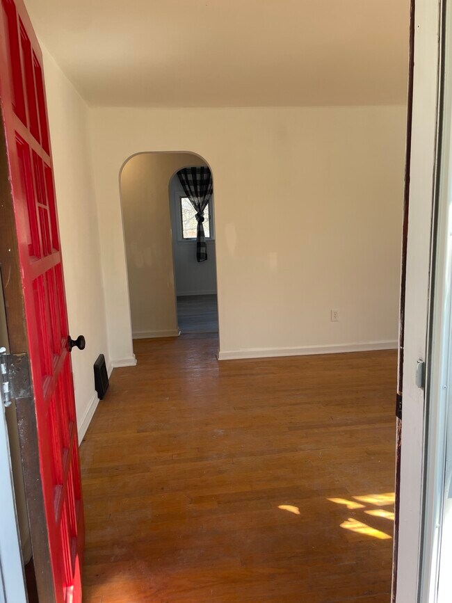 Building Photo - 1039 Anna St