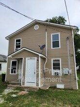 Building Photo - 204 1/2 E 2nd