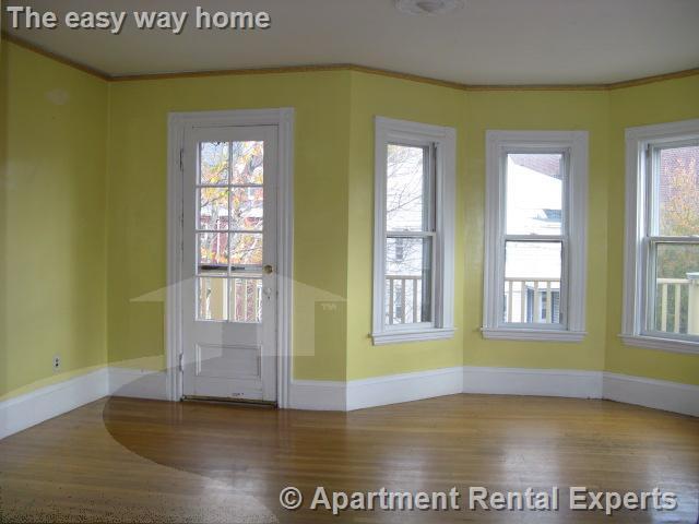 Building Photo - 30 Elm St