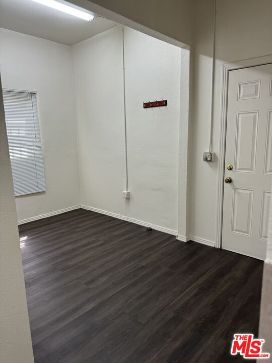 Foto del edificio - 4011 Halldale Ave