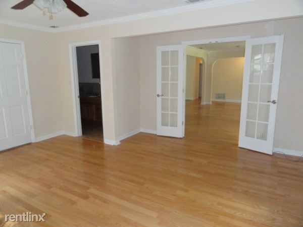 Building Photo - 3 Bay Pines Dr