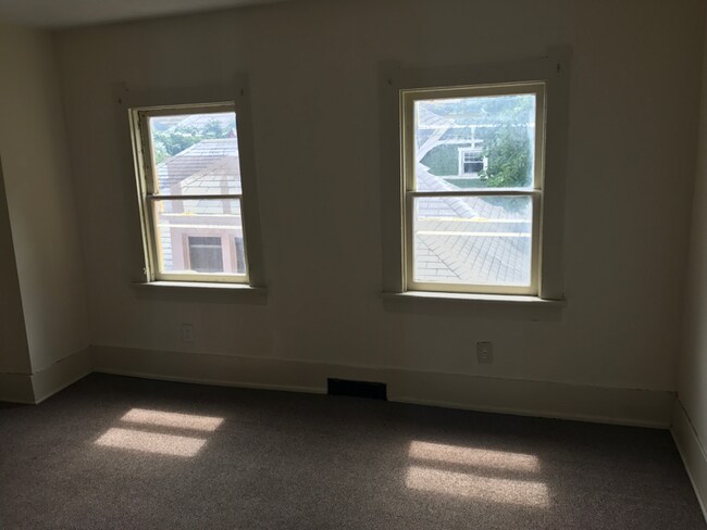 Foto del edificio - 239 N Thomas St