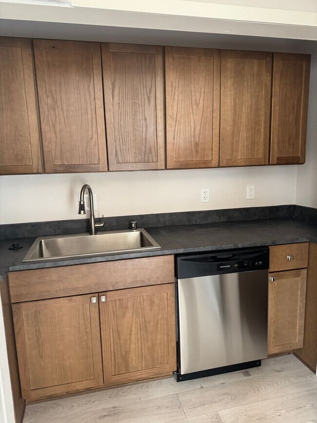 Building Photo - 7101 Winding Way