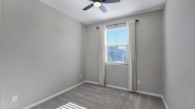 Foto del edificio - 18418 W Sunbelt Dr