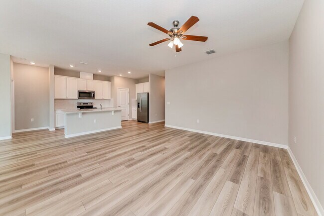 Foto del edificio - 417 Daylily Blvd