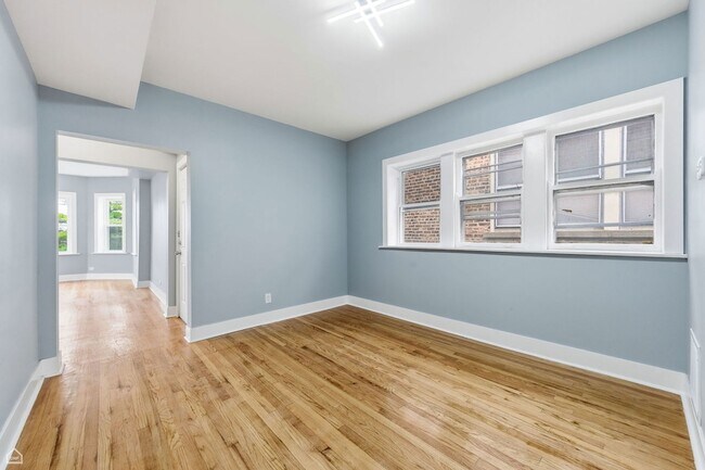 Foto del edificio - 7824 S Euclid Ave