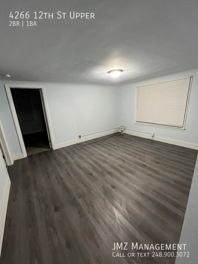 Foto del edificio - 4266 12th St
