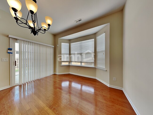 Foto del edificio - 1711 Almond Willow Way
