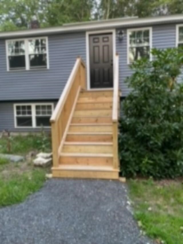 Building Photo - 360 Sandown Rd