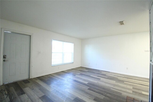 Foto del edificio - 5736 NW 25th Terrace