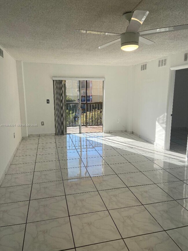 Foto del edificio - 4717 NW 7th St