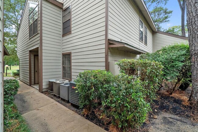 Foto del edificio - 12900 Walden Rd