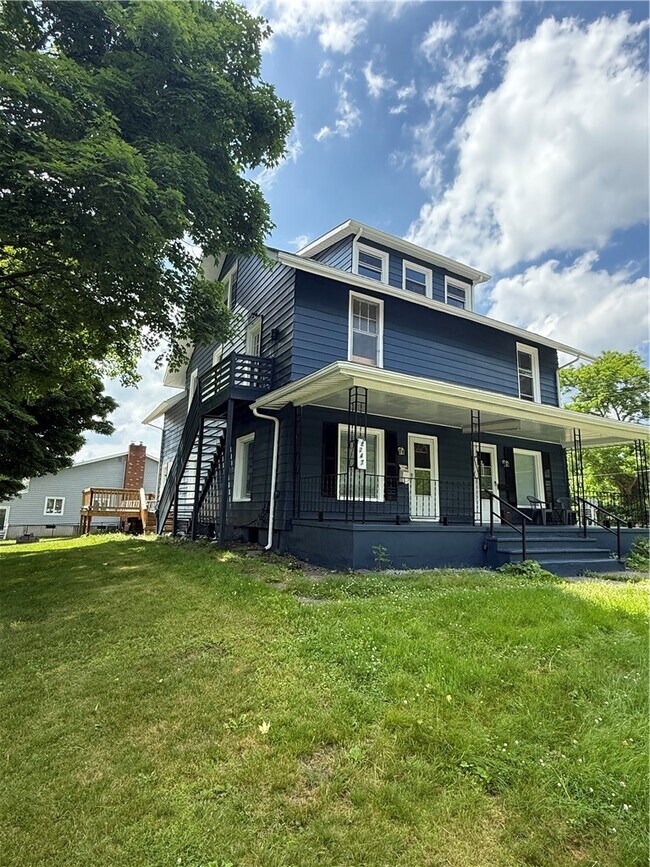 Foto del edificio - 247 Princeton Ave