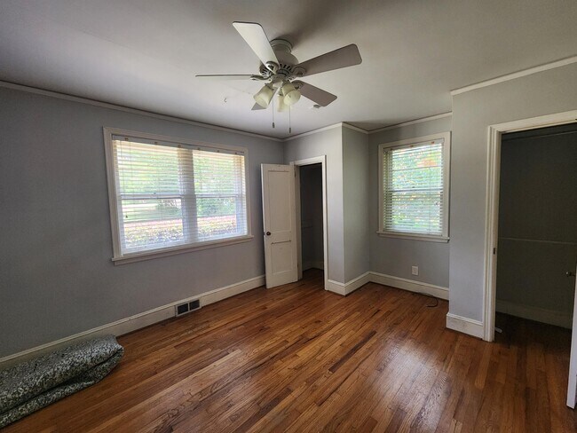 Building Photo - 550 McWhorter Dr