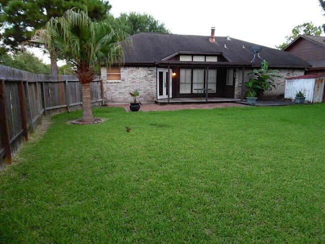 Building Photo - 339 El Toro Ln