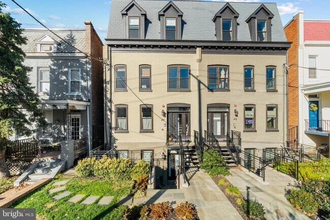 Foto del edificio - 417 Randolph St NW