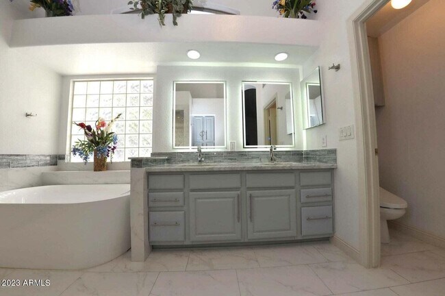 Foto del edificio - 4343 E Gatewood Rd