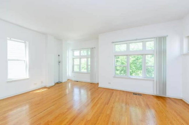 Building Photo - 5343 W Galewood Ave